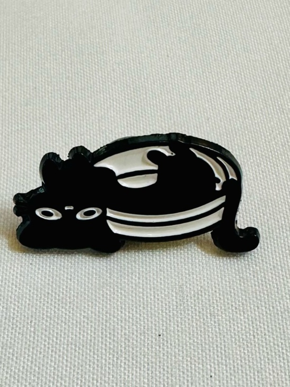 Cat in Steamer Pin
